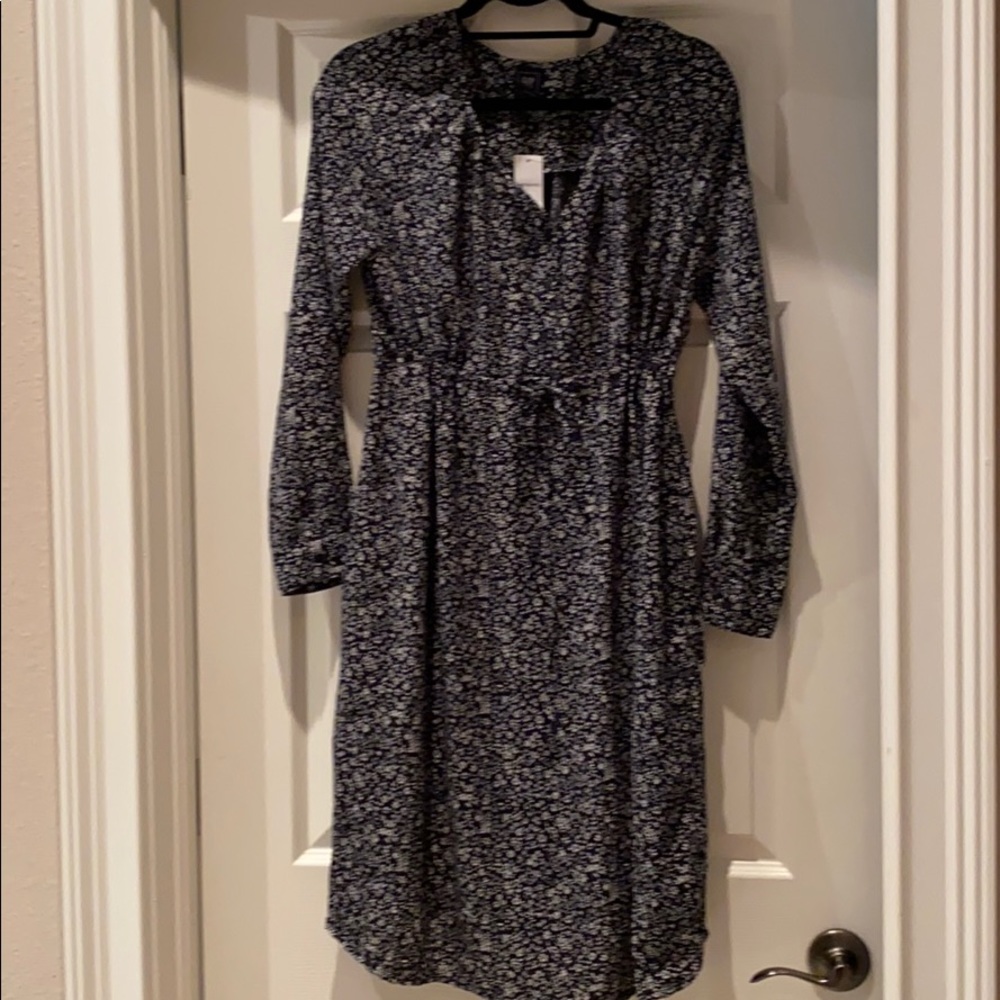Gap long sleeve M black & white flower dress NWT